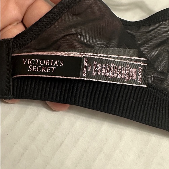 Victoria’s Secret Incredible Lightweight Max Womens Sports Bra 32C Animal Print - Picture 4 of 7